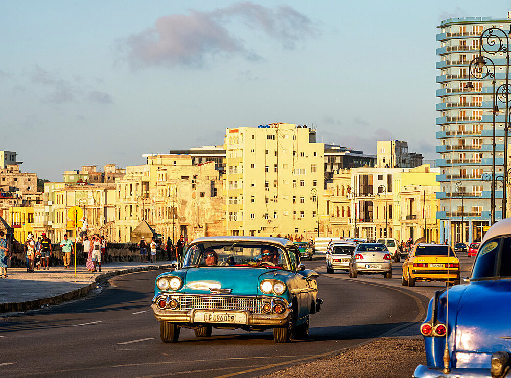 El Malecon at sunset, Havana, La Habana Province, Cuba, West Indies, Caribbean, Central America