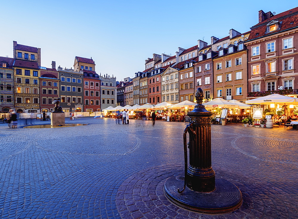 Old Town Market Place at twilight, Warsaw, Masovian Voivodeship, Poland, Europe