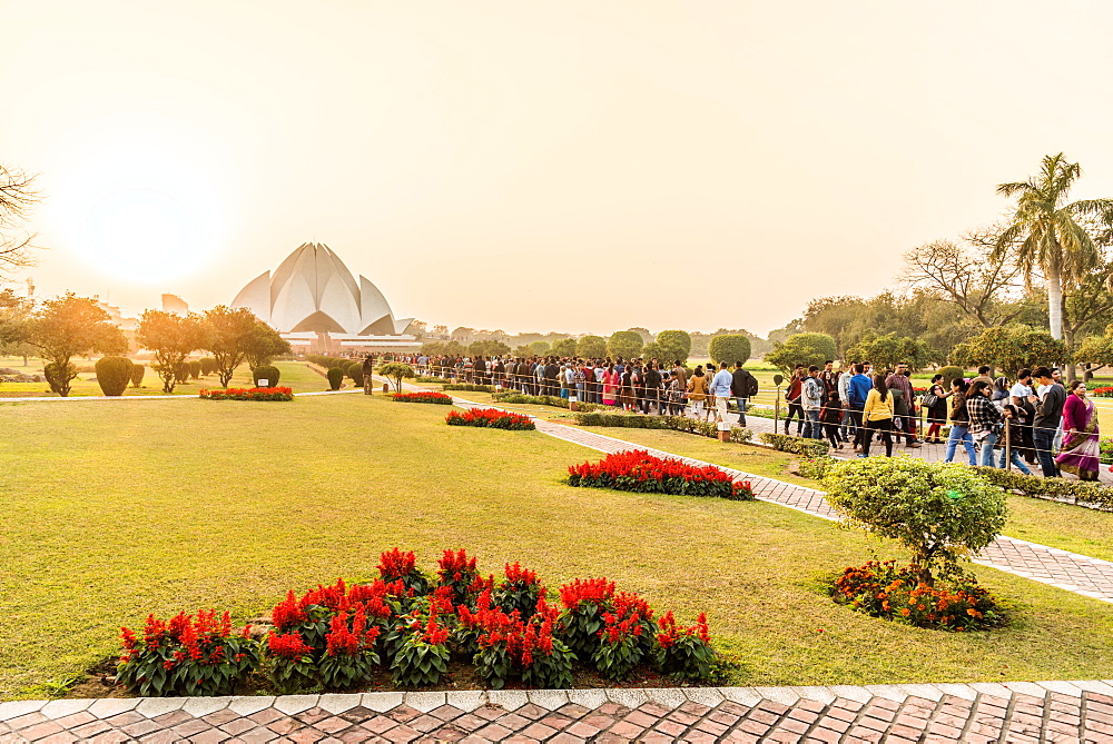 Sunset at the Lotus Temple, New Delhi, India, Asia