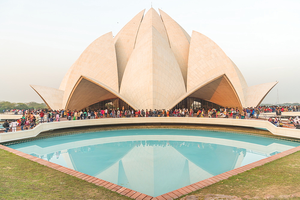 Sunset at the Lotus Temple, New Delhi, India, Asia