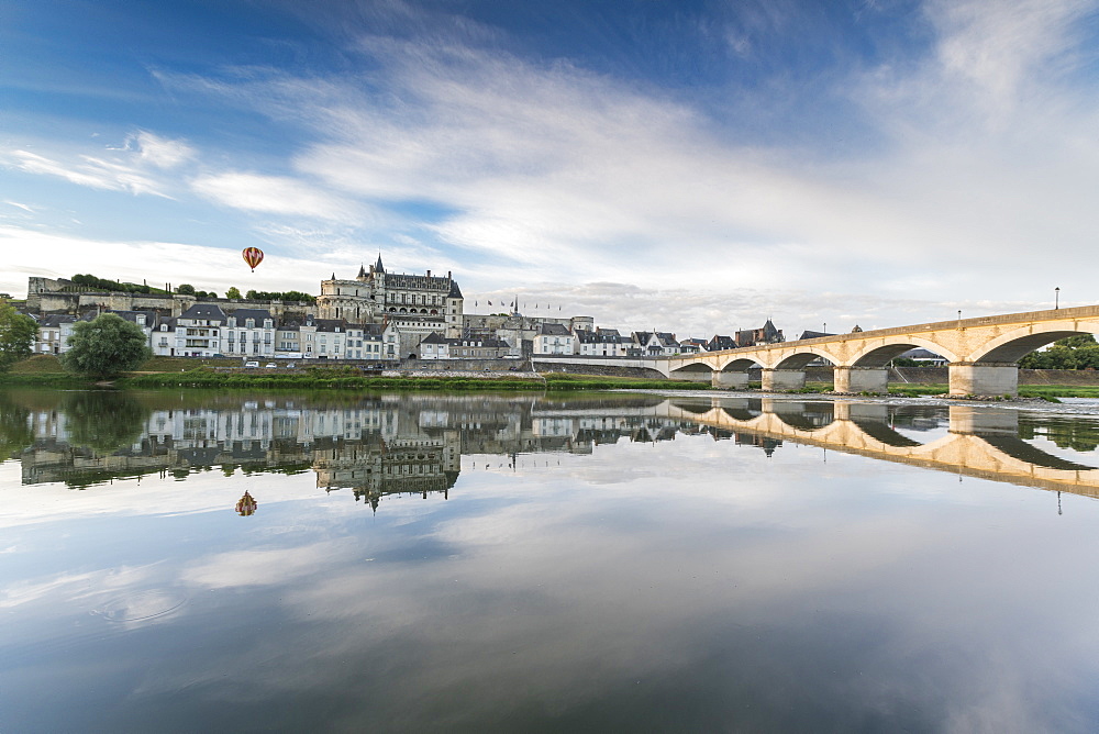 Hot-air balloon in the sky above the castle, Amboise, Indre-et-Loire, Loire Valley, Centre, France, Europe