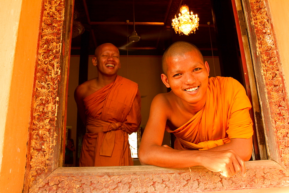 Monks of Wat Damnak, Siem Reap, Cambodia, Indochina, Southeast Asia, Asia