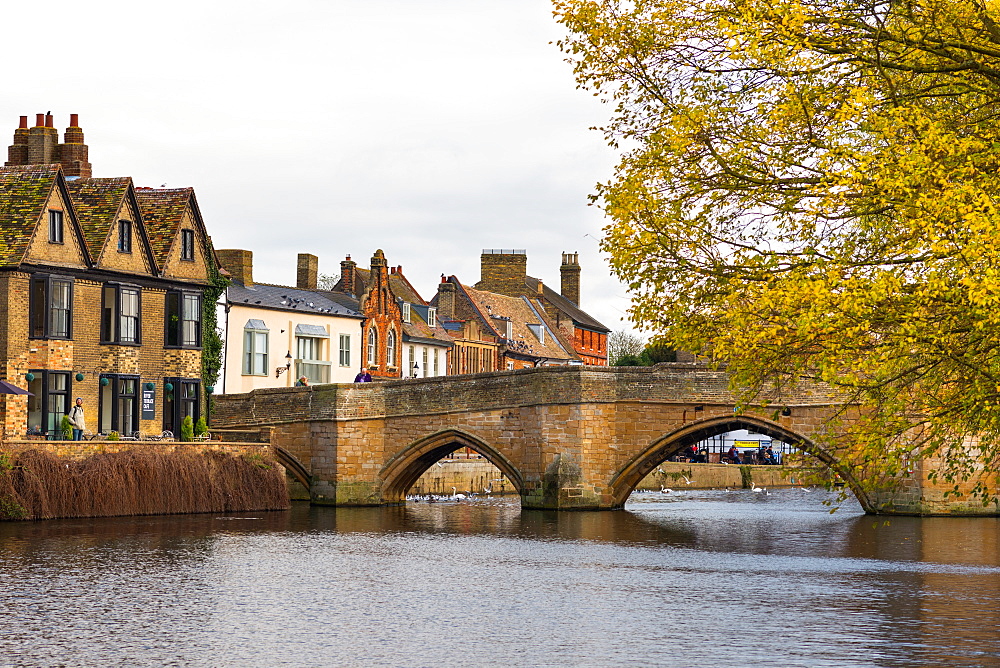 River Great Ouse at St. Leger Chapel Bridge, St. Ives, Cambridgeshire, England, United Kingdom, Europe