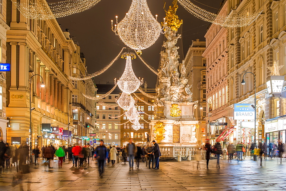 Christmas illuminations after dark on Vienna's city centre thoroughfare the Graben, Vienna, Austria, Europe