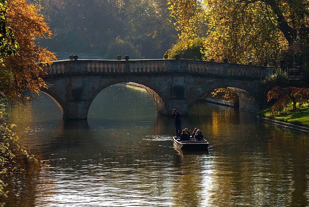 Clare Bridge in the Backs on an autumn day. Cambridge University, Cambridge, Cambridgeshire, England, United Kingdom, Europe