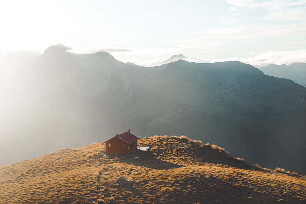 Brewster Hut, Mount Aspiring National Park, Southern Alps, UNESCO World Heritage Site, South Island, New Zealand, Pacific