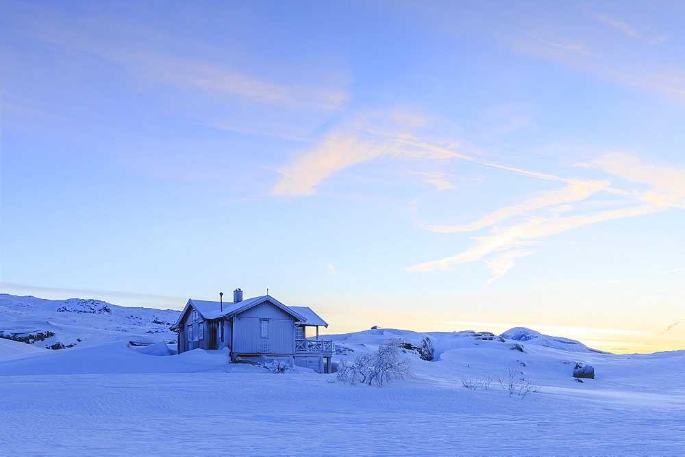 House isolated on the border between Norway and Sweden, Bjornfjell, Riskgransen, Norbottens Ian, Lapland, Sweden, Scandinavia, Europe