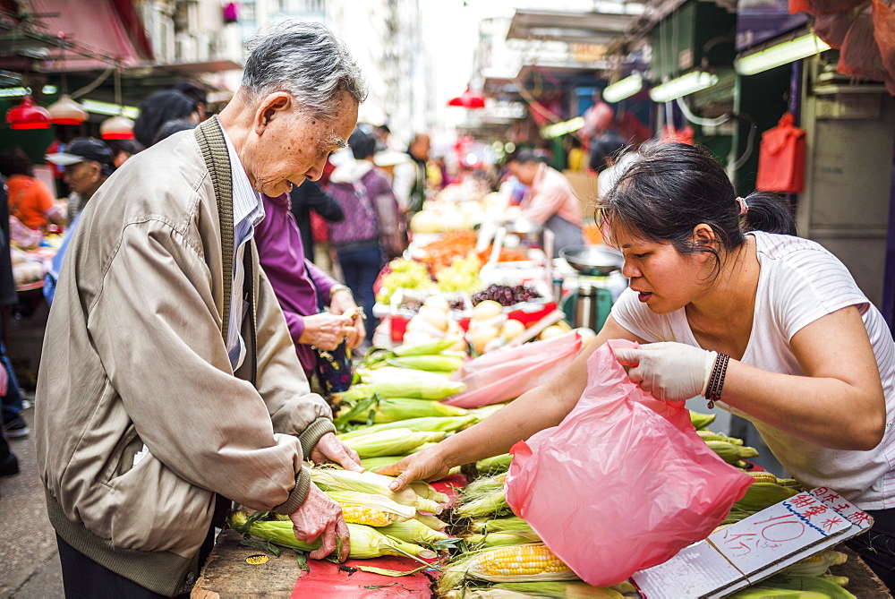 Wet Market in Chun Yeung Street, Hong Kong Island, Hong Kong, China, Asia