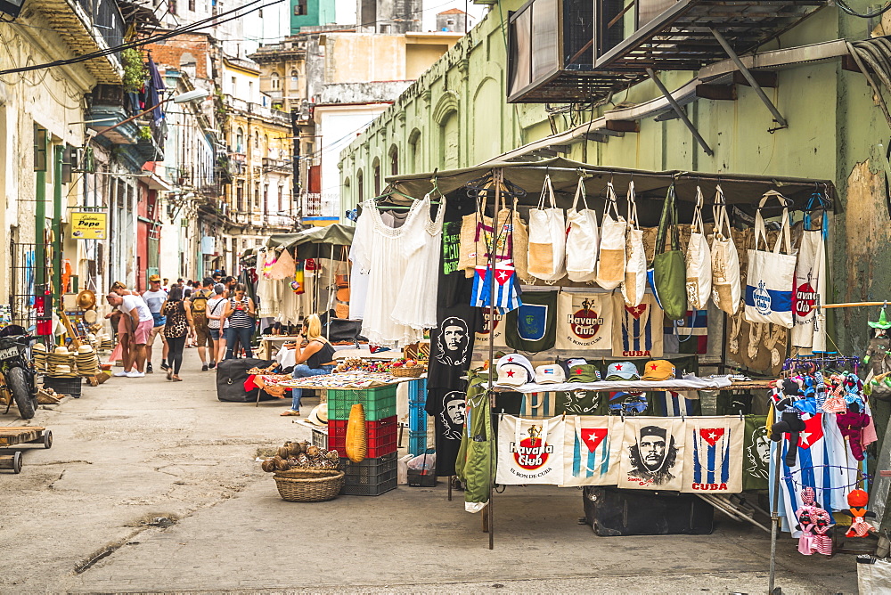 Local souvenir market, La Habana (Havana), Cuba, West Indies, Caribbean, Central America