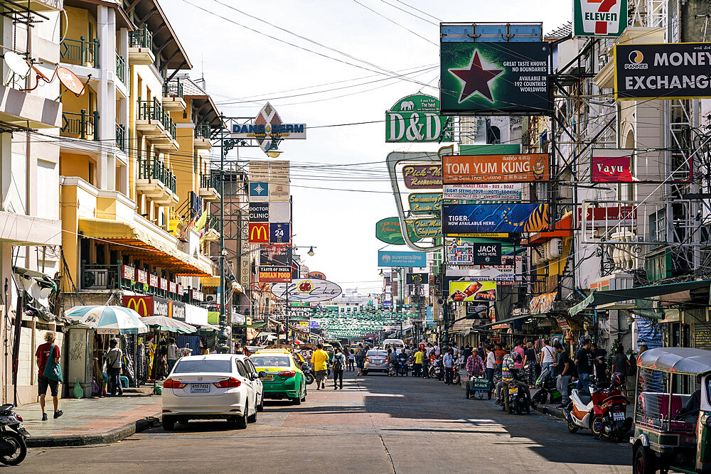 Busy Khaosan Road during day, Bangkok, Thailand, Southeast Asia, Asia