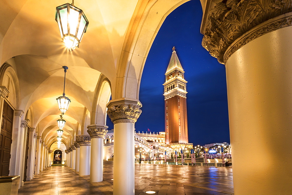 The Venetian Hotel and Casino at night, The Strip, Las Vegas Boulevard, Las Vegas, Nevada, United States of America, North America