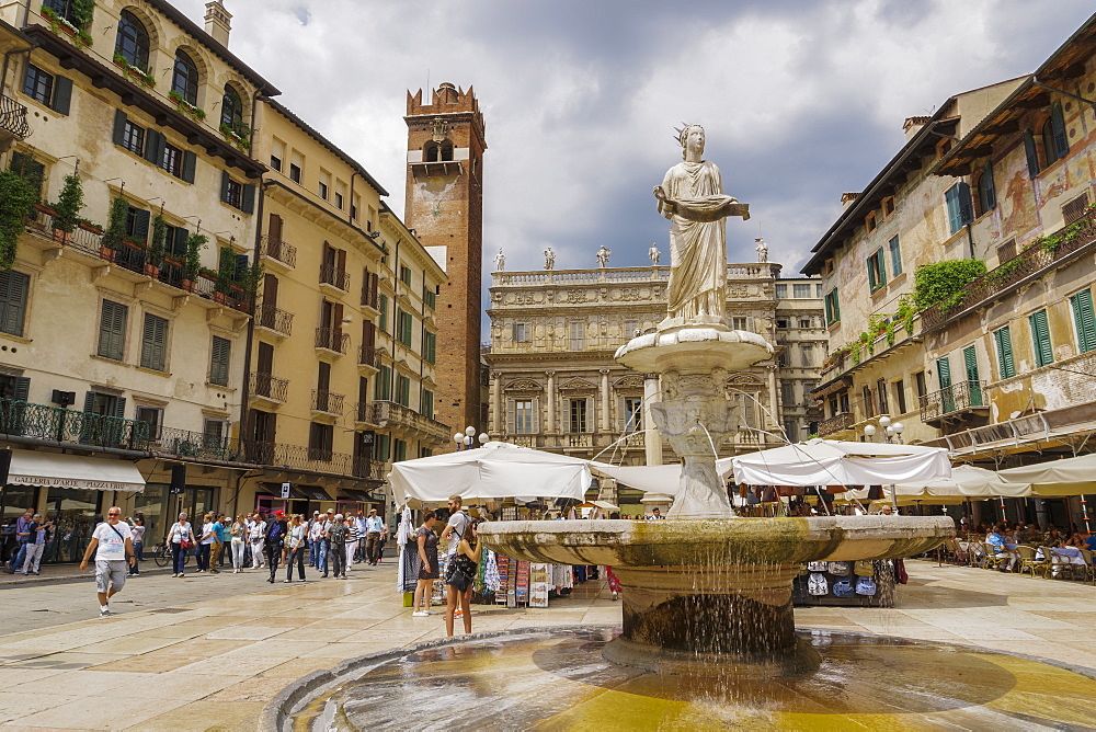 Piazza delle Erbe fountain, 1368 marble fountain with Madonna statue at Market Square, and Maffei Palace in background, Verona, Veneto, Italy, Europe