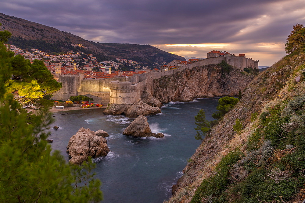 View at dawnfrom the Lovrijenac Fortress over the walled old town of Dubrovnik, UNESCO World Heritage Site, Croatia, Europe