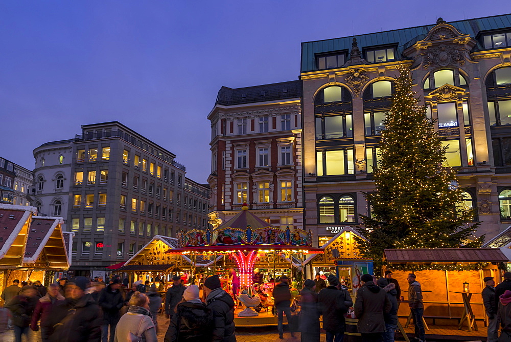 Christmas market at Gaensemarkt square at dusk, Hamburg, Germany, Europe