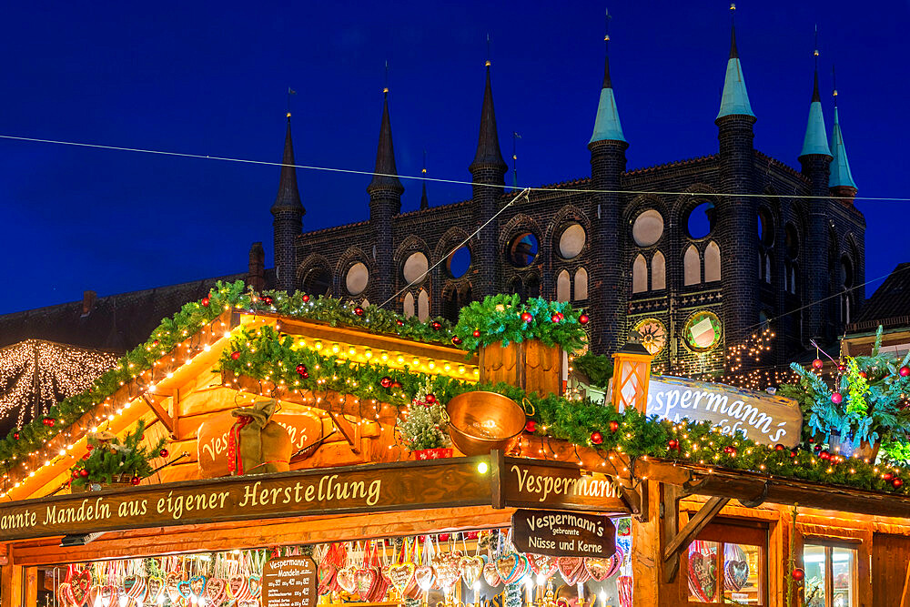 Christmas market at the town hall square at dusk, Lubeck, Schleswig-Holstein, Germany, Europe