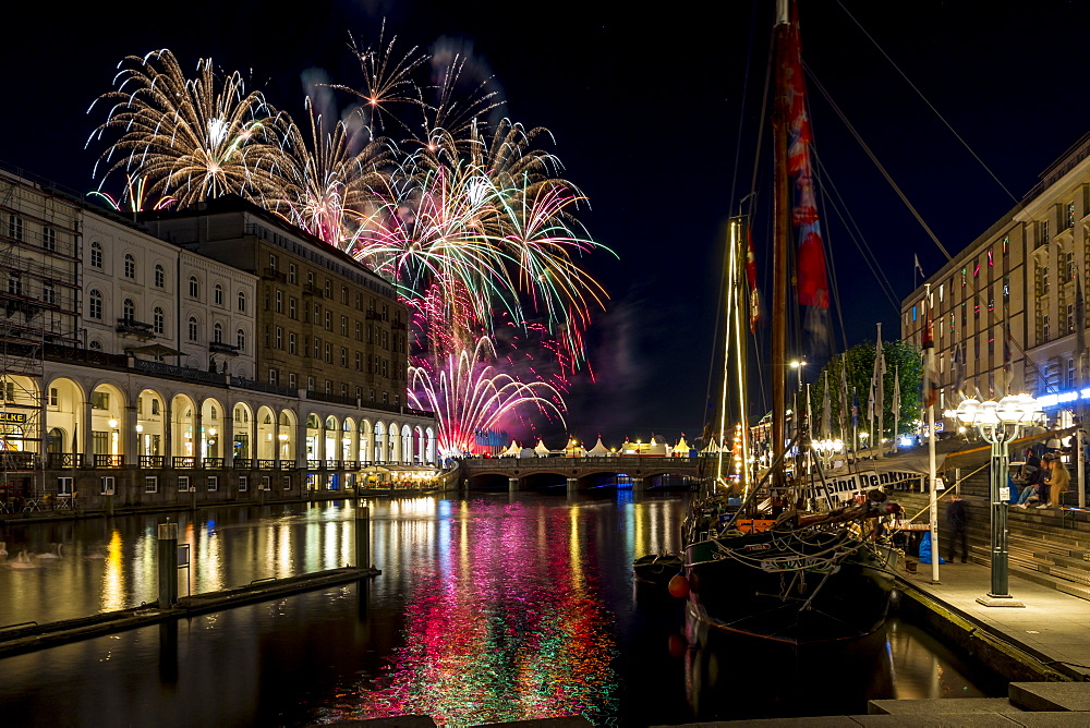 Fireworks during the Alstervergnuegen street fair in Hamburg, Germany, Europe