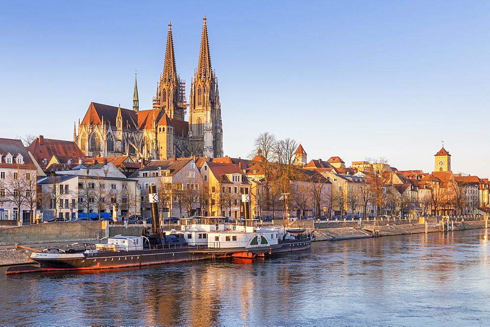 View to the Cathedral of St. Peter, Regensburg, Bavaria, Germany, Europe