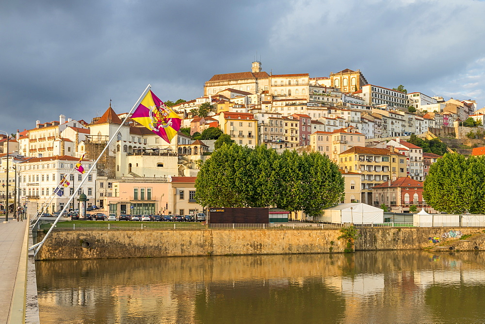 View from Mondego River to the old town with the university on top of the hill, Coimbra, Portugal, Europe