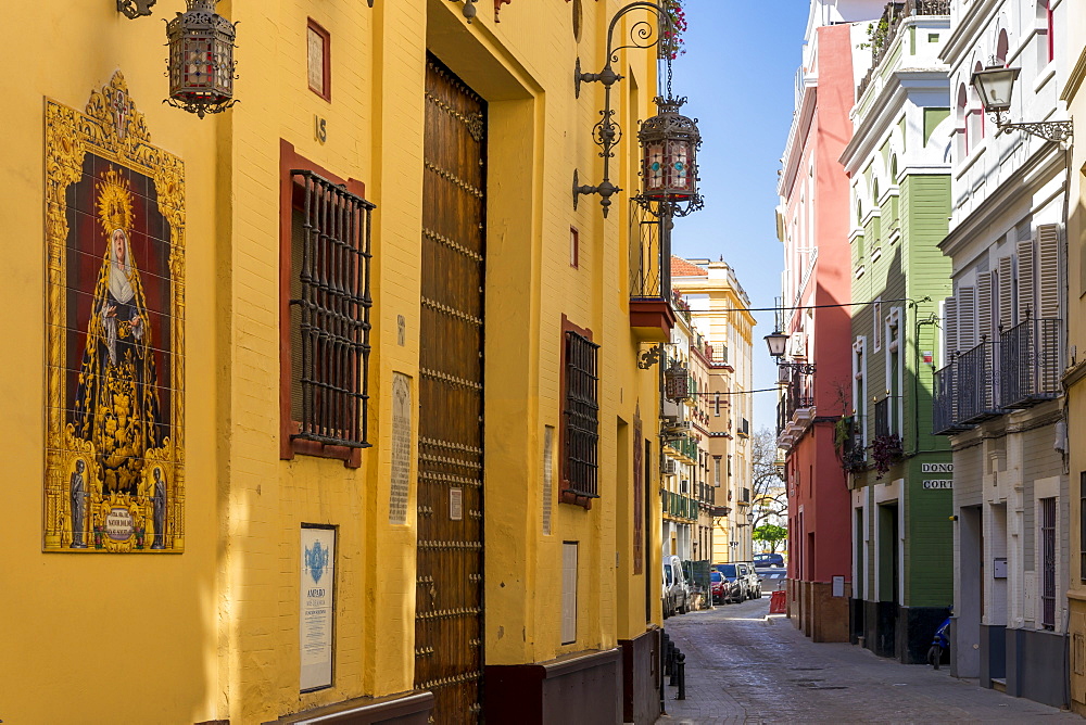 Narrow street in the historical centre, Seville, Andalusia, Spain, Europe