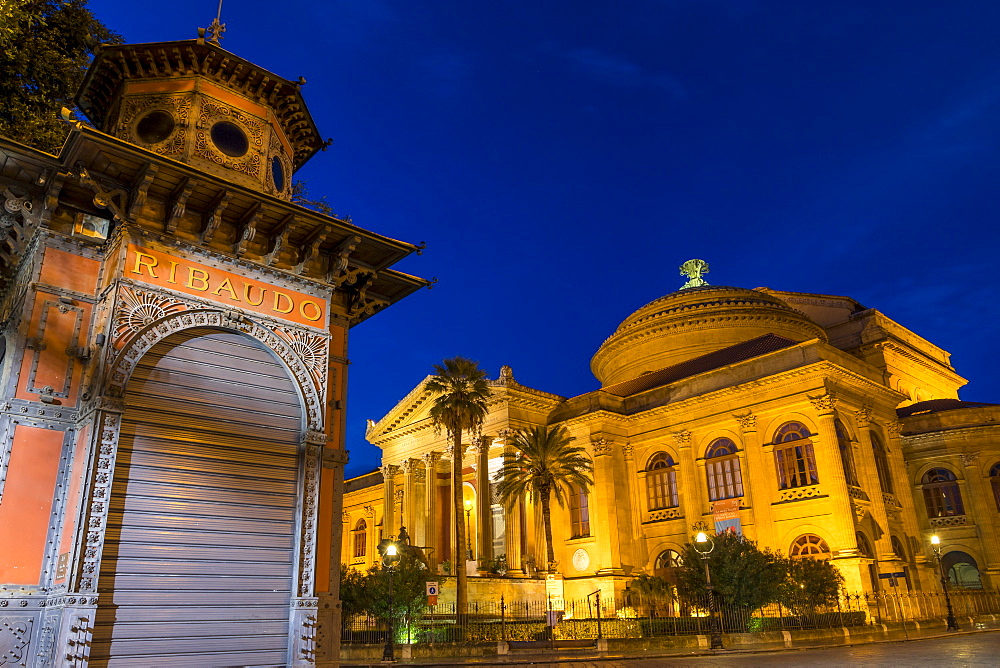 The Massimo Theatre (Teatro Massimo) during blue hour, Palermo, Sicily, Italy, Europe