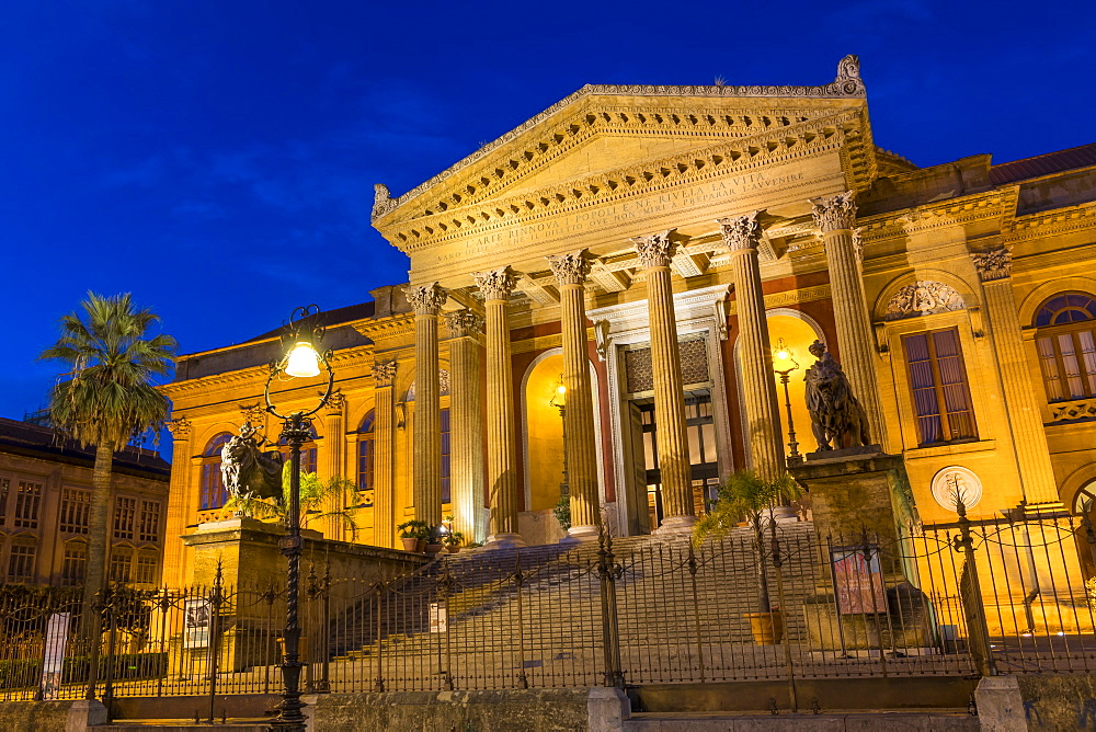 The Massimo Theatre (Teatro Massimo) during blue hour, Palermo, Sicily, Italy, Europe