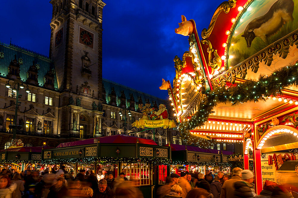 Christmas market outside the town hall at dusk, Hamburg, Germany, Europe