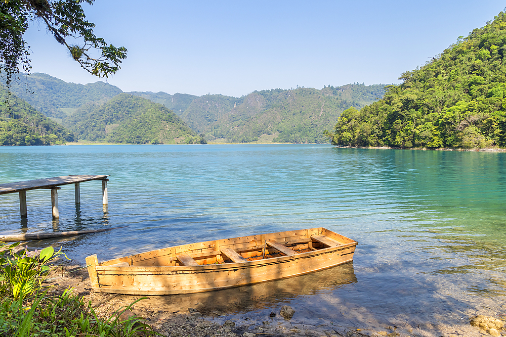 Small boat moored at Laguna Brava (Lake Yolnajab) (Lake Yolnabaj), Yalambojoch, Nenton, Huehuetenango, Guatemala, Central America