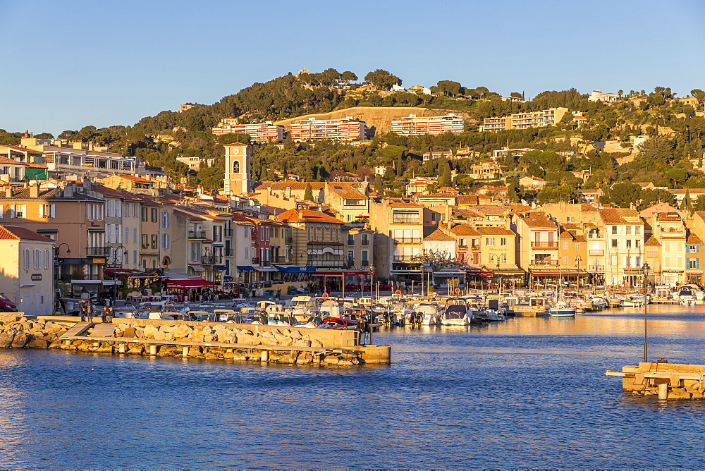 View from the port to the old town, Cassis, Bouches du Rhone, Provence, France, Mediterranean, Europe