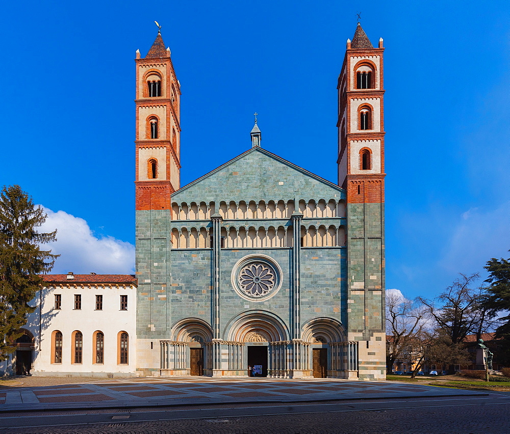 Church of S. Andrea, Vercelli, Piedmont, Italy, Europe