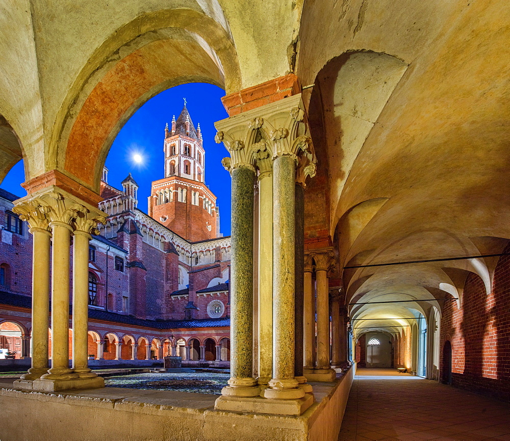 Church of S. Andrea, Vercelli, Piedmont, Italy, Europe