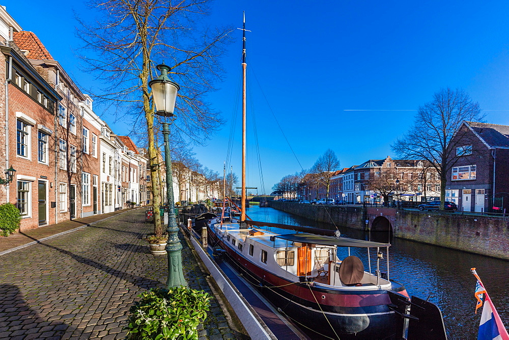 The canal along Handelskade street, Den Bosch, The Netherlands, Europe