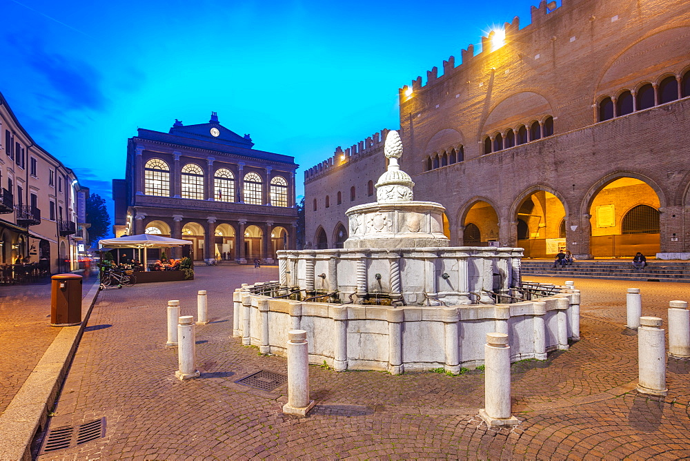 Piazza Cavour, Rimini, Emilia Romagna, Italy, Europe