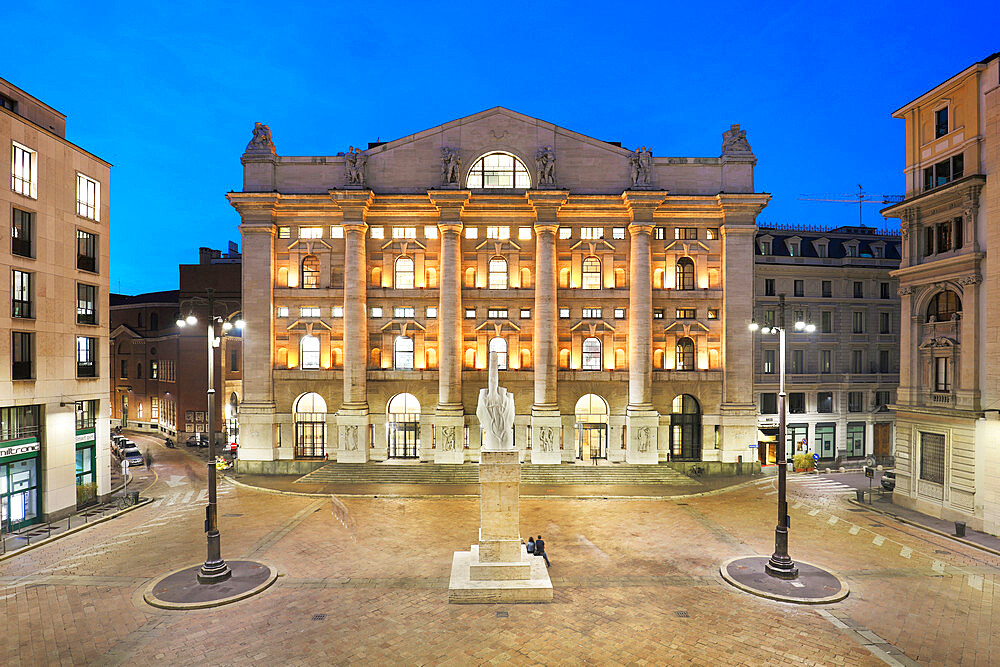 Palazzo Mezzanotte, Piazza degli Affari, Milan, Lombardy, Italy, Europe