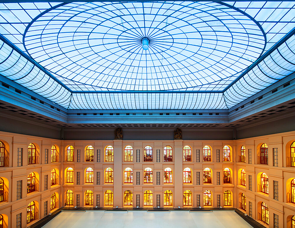 Sala delle Grida (Shout Room) (Cries Room), Palazzo Mezzanotte, Piazza degli Affari, Milan, Lombardy, Italy, Europe