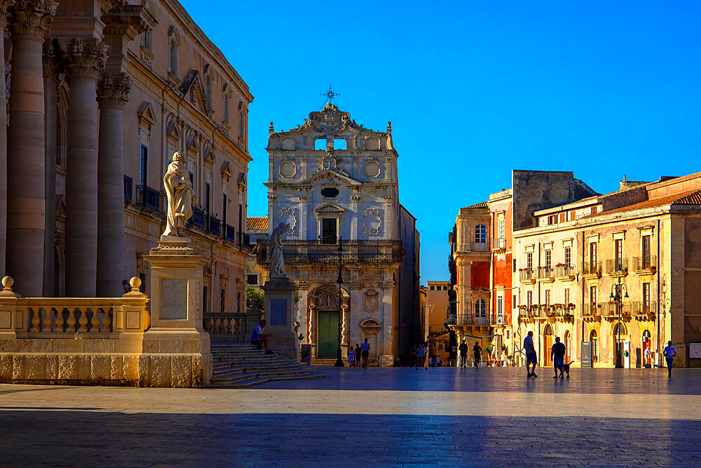 Piazza Duomo, Ortigia, Siracusa, Sicily, Italy, Europe