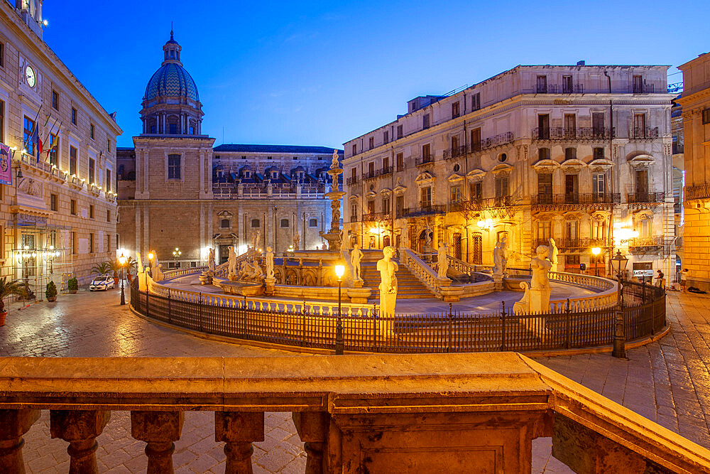 Piazza Pretoria, Pretoria fountain, Palermo, Sicily, Italy, Europe