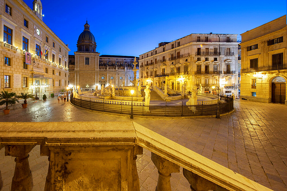 Piazza Pretoria, Pretoria fountain, Palermo, Sicily, Italy, Europe