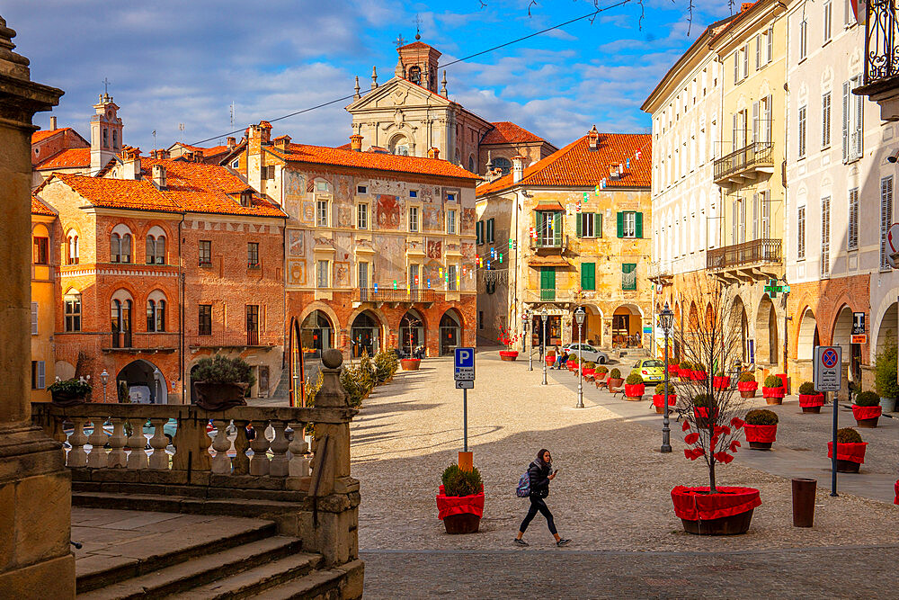 Piazza Maggiore, Mondovi, Cuneo, Piedmont, Italy, Europe