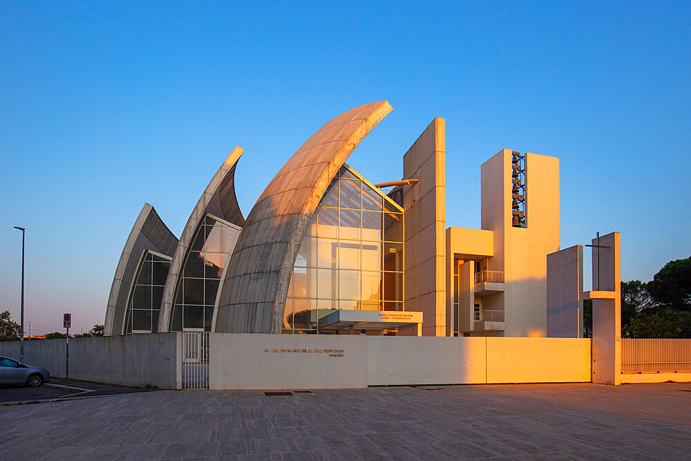 Dio Padre Miseracordioso church (Tor Tre Teste Church), architecture by Richard Meier, Rome, Lazio, Italy, Europe