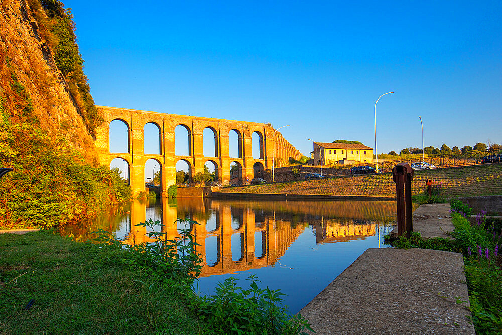 Roman Aqueduct, Nepi, Viterbo, Lazio, Italy, Europe