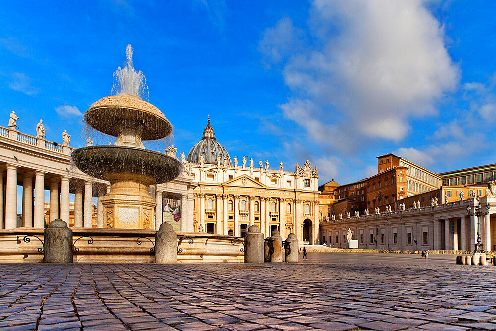 St. Peter's Basilica, Vatican City, UNESCO World Heritage Site, Rome, Lazio, Italy, Europe