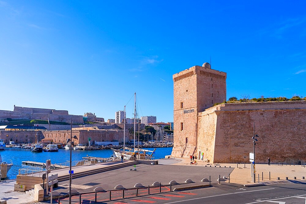 Quai du Port, Marseille, Provence-Alpes-Cote d'Azur, France, Mediterranean, Europe