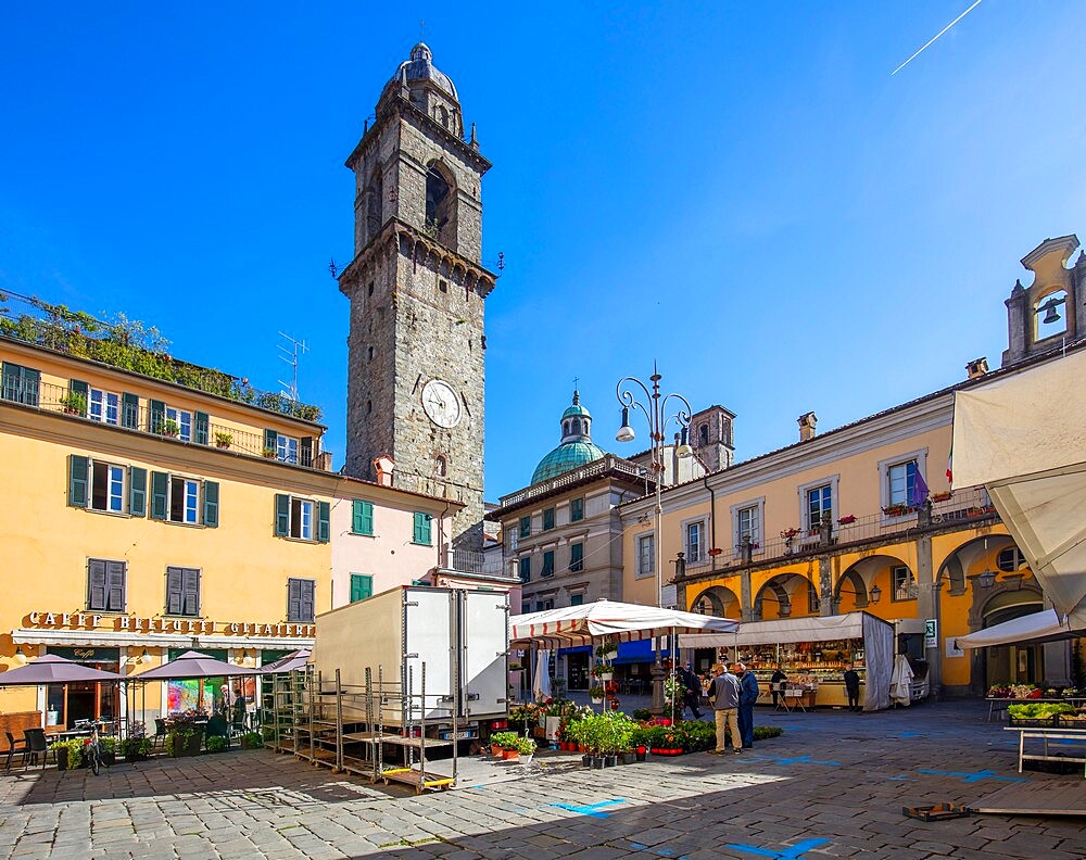 Piazza della Repubblica, Pontremoli, Massa-Carrara, Tuscany, Italy, Europe