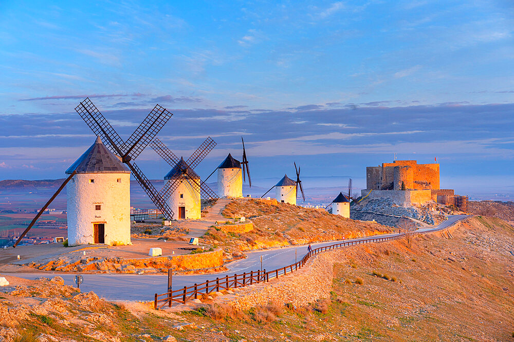 Windmills, Consuegra, Toledo, Castilla-La Mancha, Spain, Europe