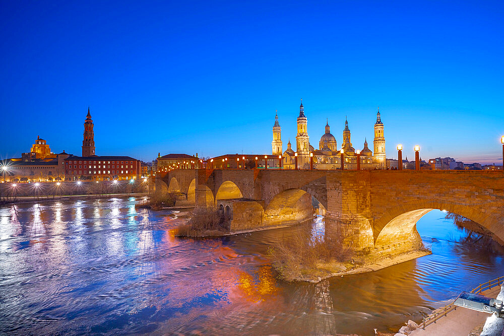 View of the Basilica of Our Lady of the Pillar and Ebro River, Zaragoza, Aragon, Spain, Europe