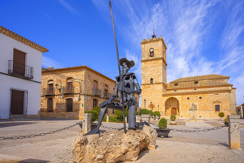 Statue of Don Quixote, Church of San Antonio Abad, Plaza Juan Carlos I, El Toboso, Toledo, Castile-La Mancha, Spain