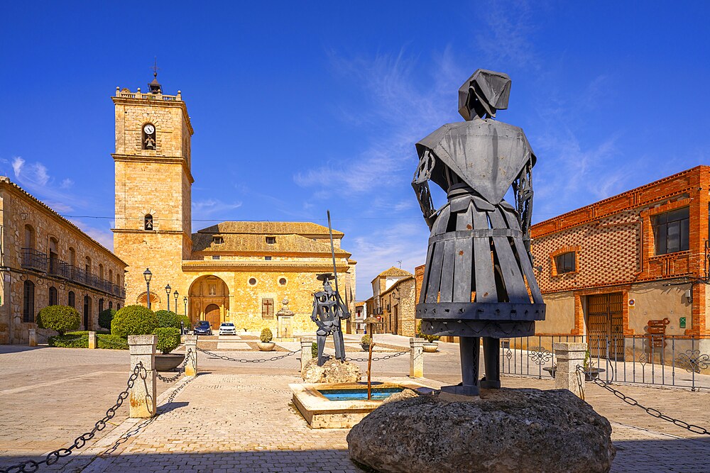 Don Quixote and Dulcinea del Toboso, Church of San Antonio Abad, Plaza Juan Carlos I, El Toboso, Toledo, Castile-La Mancha, Spain