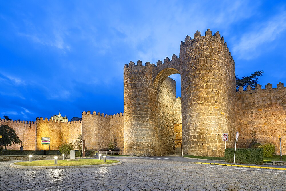 Puerta del Alcázar o del Mercado Grande, Wall of Ávila, Ávila, Castilla y León, Spain