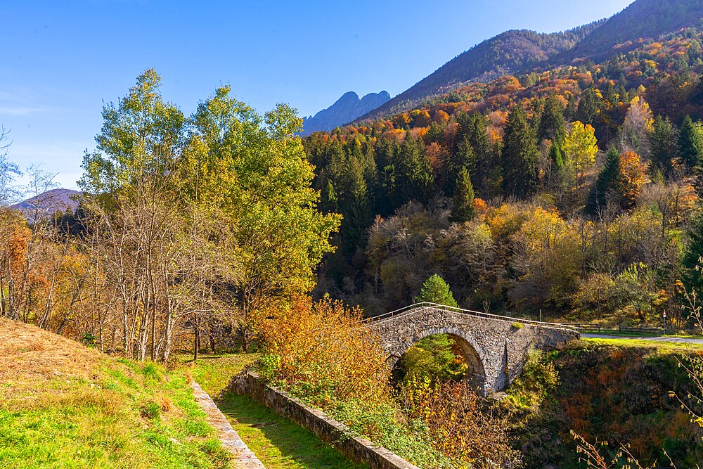 Roman bridge, bridge of the Maglione, Re, Valle Vigezzo, VAl d'Ossola, Verbania, Piedmont, Italy