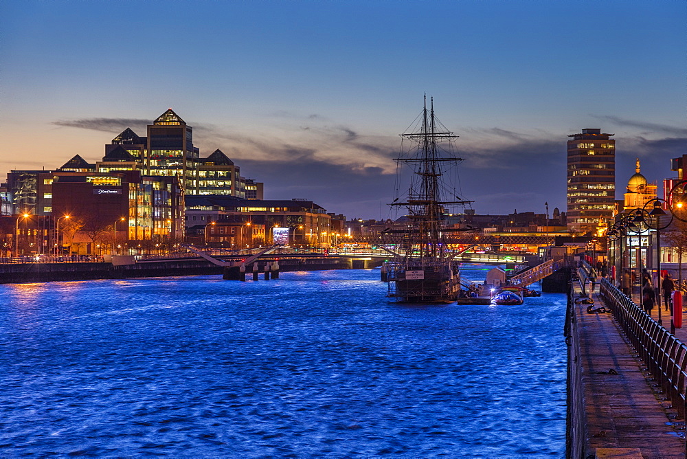 Liffey River, Dublin, Republic of Ireland, Europe